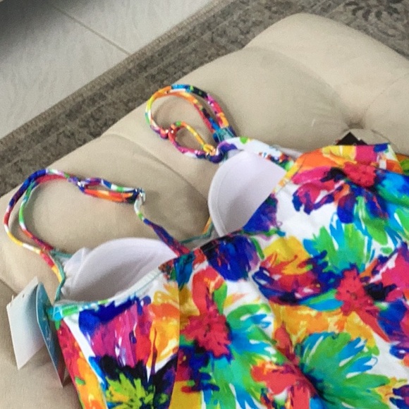Colorful Floral Woman’s Size 14 Tankini 
New w tags 
Swim solutions - Picture 4 of 4